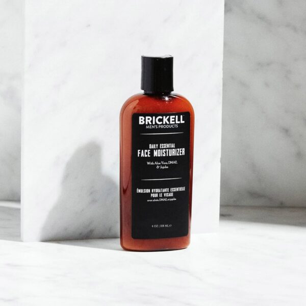 Brickell Men's Daily Essential Face Moisturiser - Natural & Organic Moisturising Cream - Men's Face Cream - With Hyaluronic Acid, Green Tea Extract & Jojoba Oil - 118 ml - Fragranced