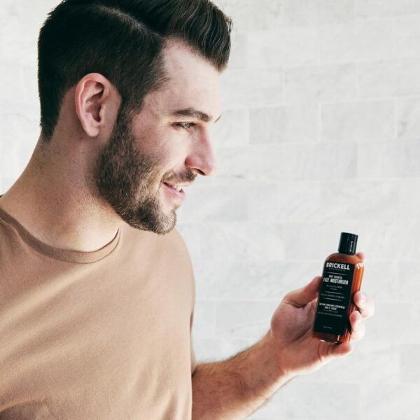 Brickell Men's Daily Essential Face Moisturiser - Natural & Organic Moisturising Cream - Men's Face Cream - With Hyaluronic Acid, Green Tea Extract & Jojoba Oil - 118 ml - Fragranced